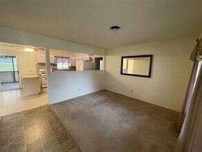 212 E Rentz St in Weatherford, TX - Building Photo - Building Photo