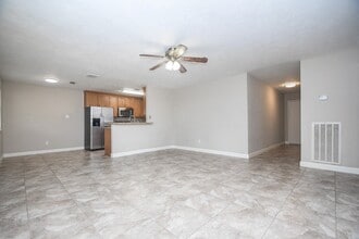 13607 Elm Ct in Sugar Land, TX - Foto de edificio - Building Photo