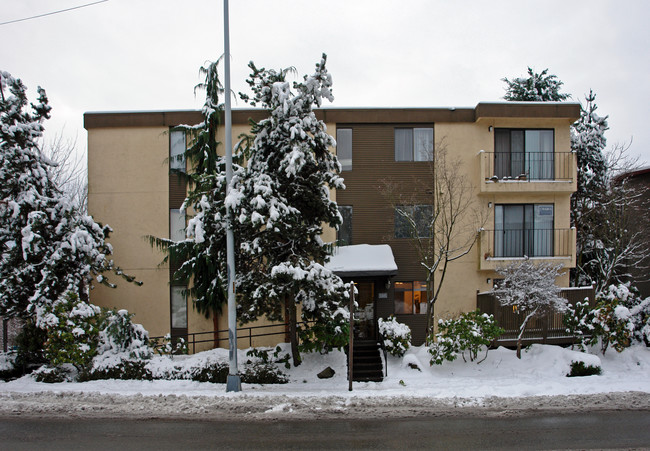 Twin Cedars in Seattle, WA - Foto de edificio - Building Photo