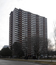 3131 Bridletowne Cir in Toronto, ON - Building Photo - Building Photo