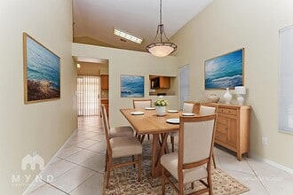 4917 Braeburn Dr in Las Vegas, NV - Building Photo - Building Photo