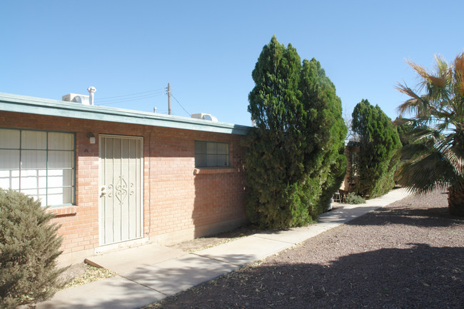 3932-3936 E Monte Vista Dr in Tucson, AZ - Foto de edificio - Building Photo