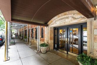 Devonshire House in New York, NY - Foto de edificio - Building Photo