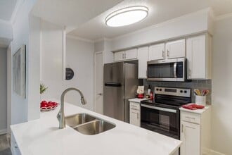 Brixton McKinney Apartments in McKinney, TX - Foto de edificio - Building Photo