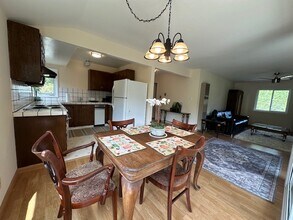 12374 Priscilla Ln in Los Altos Hills, CA - Building Photo - Building Photo