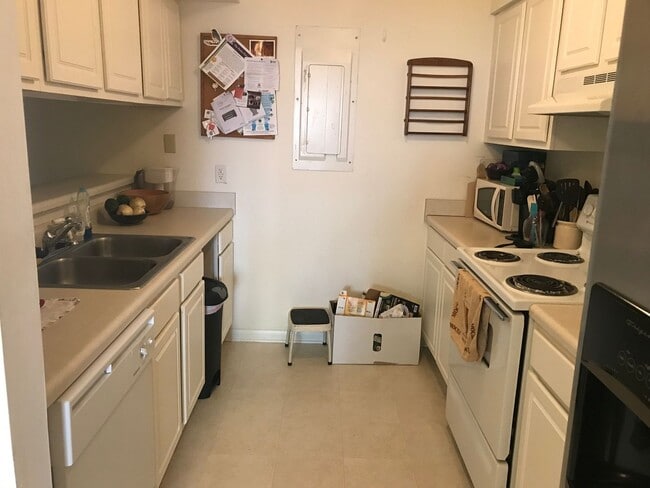 329 Brookberry Cir in Chapel Hill, NC - Building Photo - Building Photo