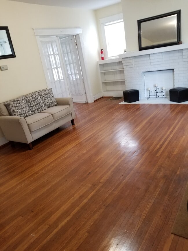 1706 Villa Pl, Unit Cottage in Nashville, TN - Building Photo - Building Photo