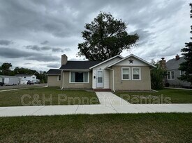 302 N 5th Ave in Laurel, MT - Building Photo