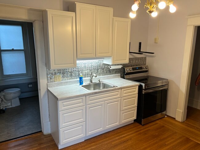 221 S Reading Ave, Unit Apt. #2 in Boyertown, PA - Building Photo - Building Photo