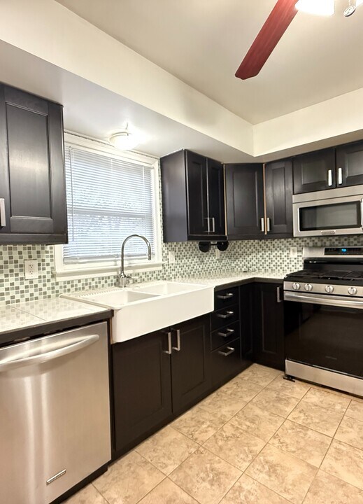 9238 Limestone Pl in College Park, MD - Building Photo