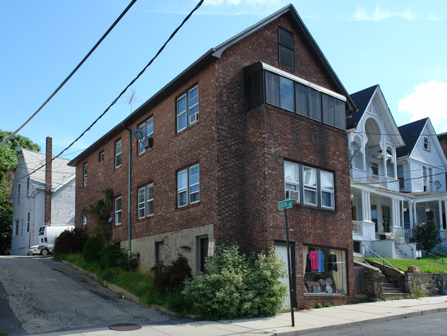 29 Central Ave in Tarrytown, NY - Foto de edificio - Building Photo