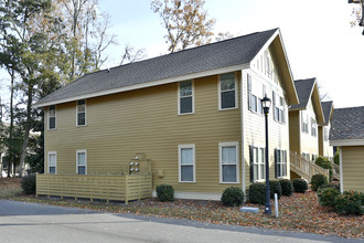 Summer's Bend in North Charleston, SC - Building Photo - Building Photo