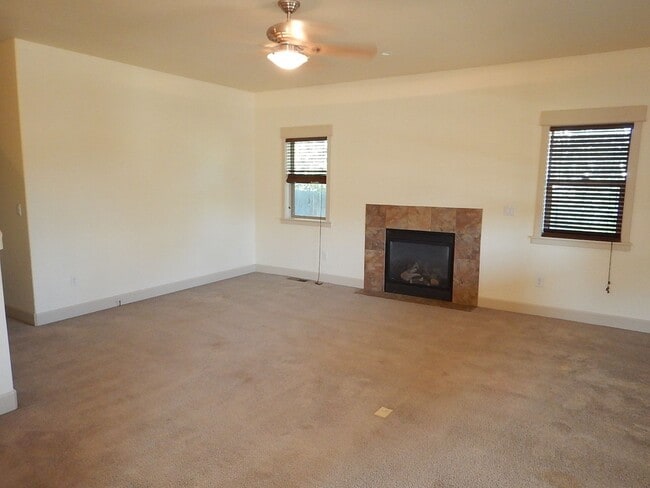 704 NE Loper Ave in Prineville, OR - Building Photo - Building Photo