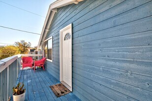 2016 E 11th St in Austin, TX - Building Photo