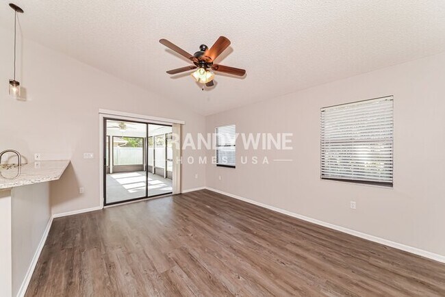 5437 80th Ave Cir E in Palmetto, FL - Foto de edificio - Building Photo
