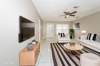 4973 Elmhurst Rd in West Palm Beach, FL - Building Photo - Building Photo