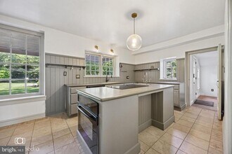 547 Concord Rd in Glen Mills, PA - Foto de edificio - Building Photo