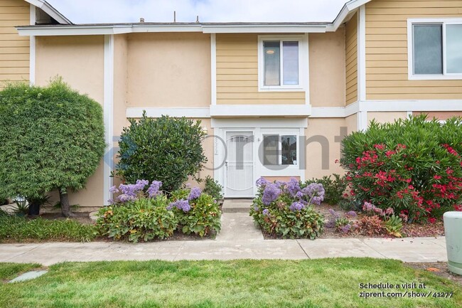 property at 25313 Vía Viejo St