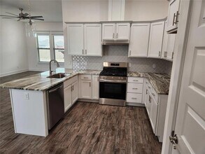 201 Palm St in Bentonville, AR - Building Photo - Building Photo