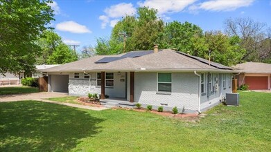 302 Walnut St in Duncanville, TX - Building Photo - Building Photo