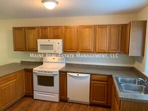 5 River Village Dr in Milford, ME - Building Photo - Building Photo