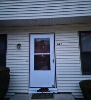 64 King St in Hatfield, MA - Building Photo