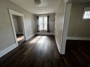 202 Collingwood St in Sarnia, ON - Building Photo - Building Photo