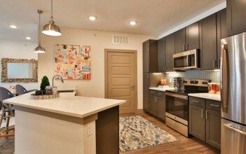 300 Enclave Dr-Unit -1131B in Conroe, TX - Building Photo - Building Photo
