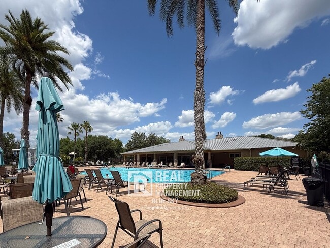 11530 Oyster Bay Cir in New Port Richey, FL - Building Photo - Building Photo