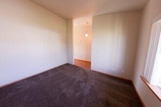 312 E 28th Ave in Ellensburg, WA - Building Photo - Building Photo