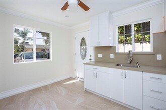 7822 Hazeltine Ave in Panorama City, CA - Building Photo - Building Photo