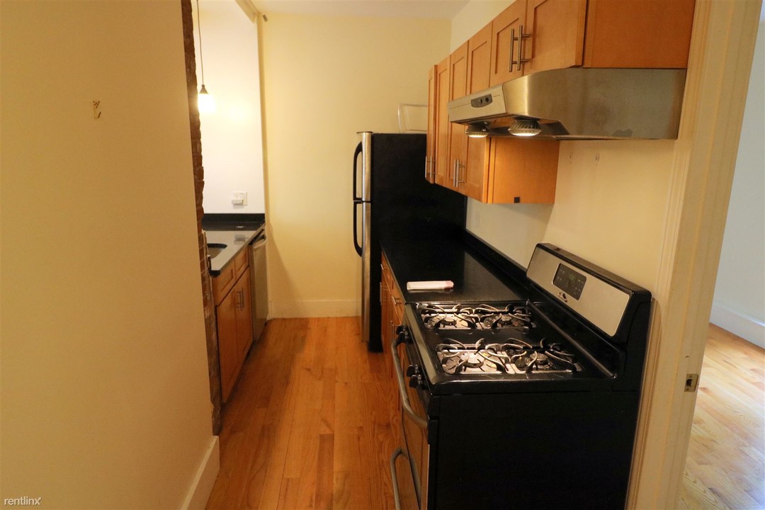 14 Centennial Pl-Unit -# 2 in Framingham, MA - Foto de edificio