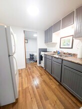 2359 Old Iroquois Trl, Unit A in Hastings, MI - Foto de edificio - Building Photo