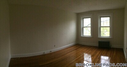 726 Washington St in Brookline, MA - Building Photo - Building Photo