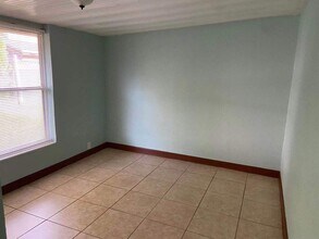 135 Coralwood Cir in Kissimmee, FL - Building Photo - Building Photo