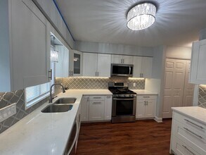 641 Surfside Point in Schaumburg, IL - Building Photo - Building Photo