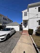 121 Shore Dr, Unit 121 in Somerville, MA - Building Photo - Building Photo