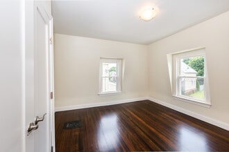 745 Fellsway, Unit 1 in Medford, MA - Building Photo - Building Photo