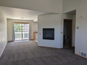 1922 SW Reindeer Ave in Redmond, OR - Building Photo - Building Photo