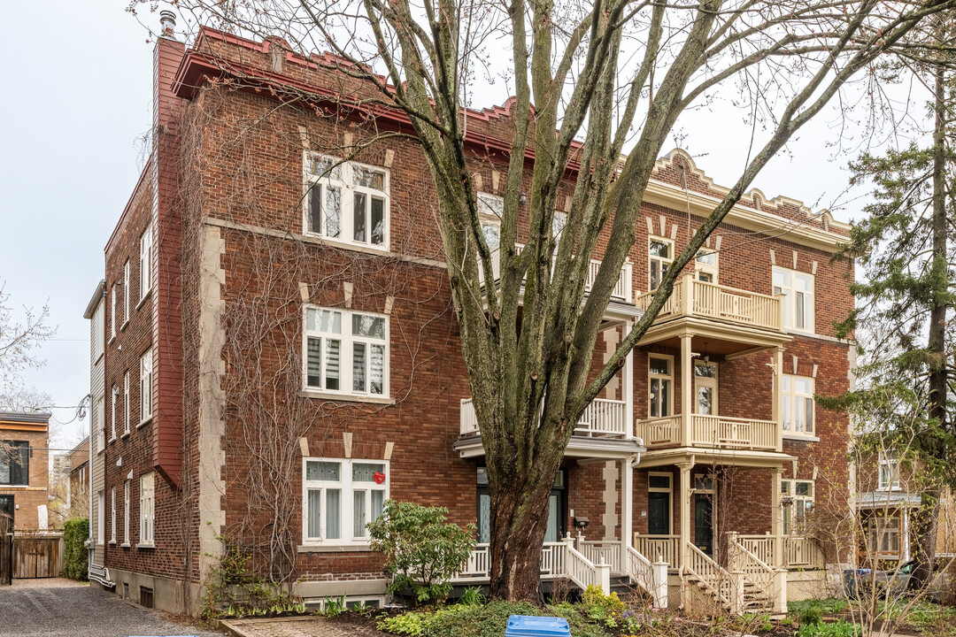 1155 Des Laurentides Av in Québec, QC - Building Photo