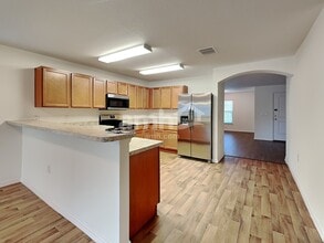 733 Chatham Walk in Ruskin, FL - Building Photo - Building Photo