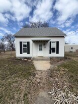 1008 Locust in Carrollton, IL - Building Photo