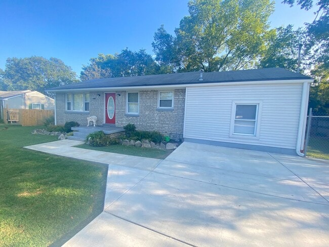 property at 123 Westlynn Dr
