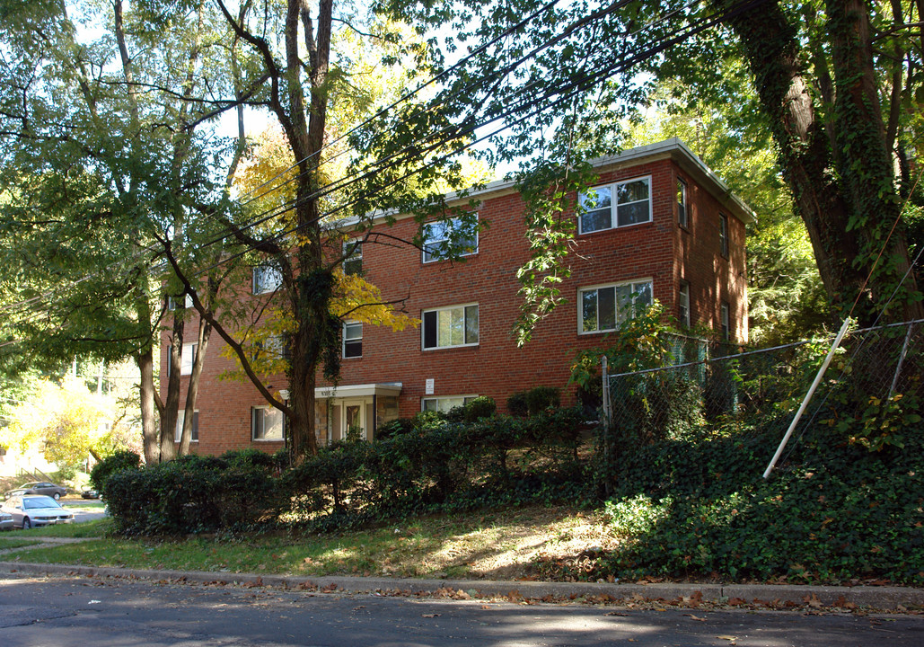 8207 Nolte Ave in Silver Spring, MD - Foto de edificio