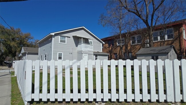 421 Sidney St in Houston, TX - Building Photo - Building Photo