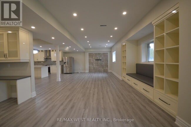 property at 165 Woodgate Pines Dr