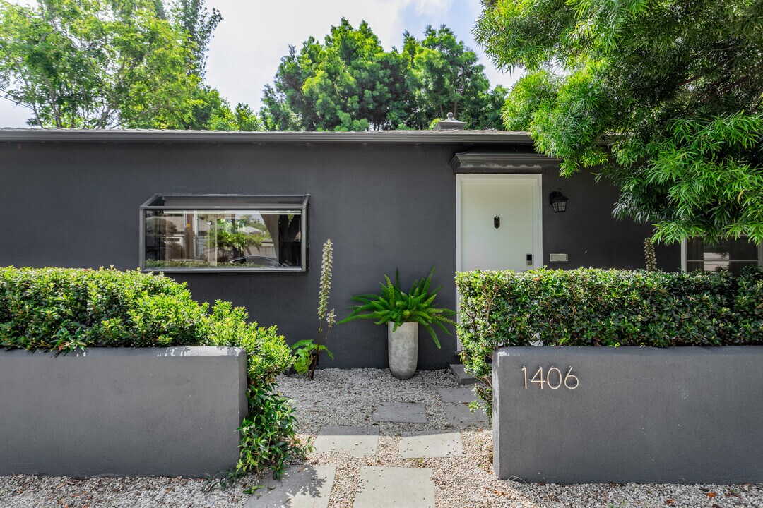 1406 Maple St in Santa Monica, CA - Foto de edificio