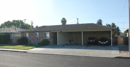 2122-2162 Aza Dr in Santa Clara, CA - Building Photo - Building Photo