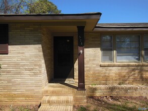 528 Harolds Dr NW in Huntsville, AL - Foto de edificio - Building Photo