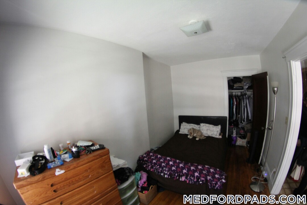 63 Fellsway W in Medford, MA - Building Photo